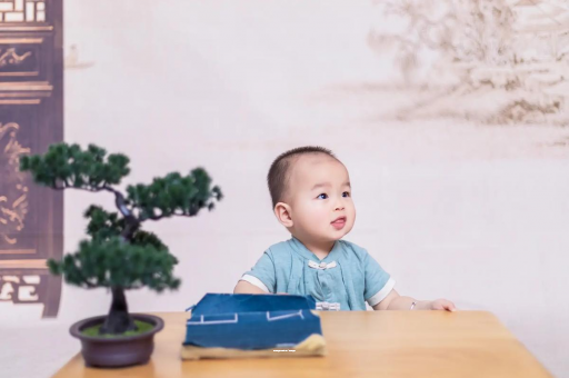 东至宝宝喊肚子疼怎么回事
